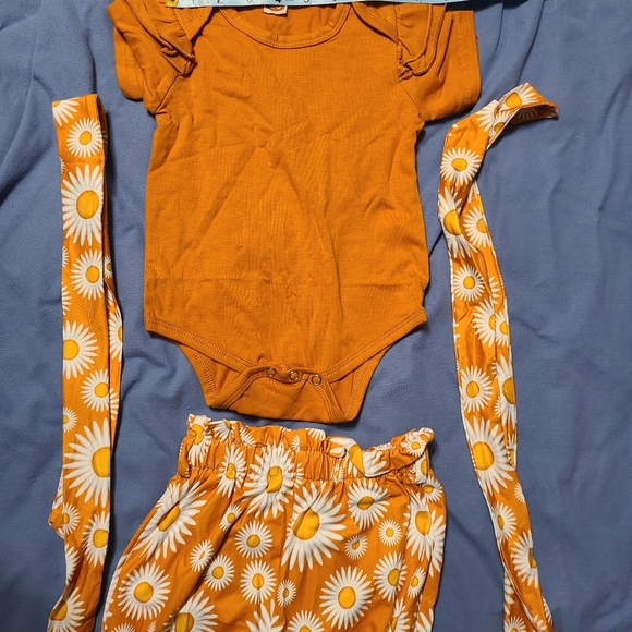 Girls no brand size 18 to 24 months 1 piece w/ shorts & 2 ties NWOT - Picture 2 of 11